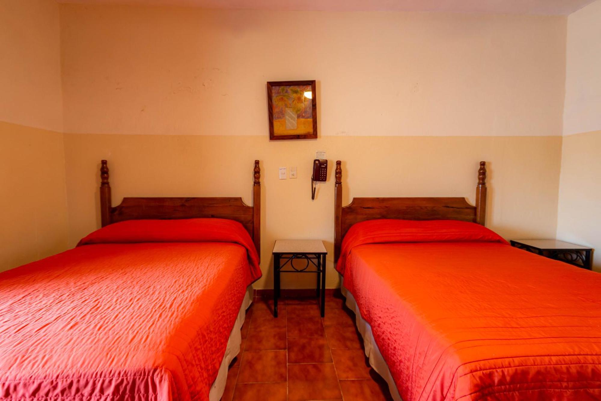 Hotel El Carmen, Morelia Extérieur photo