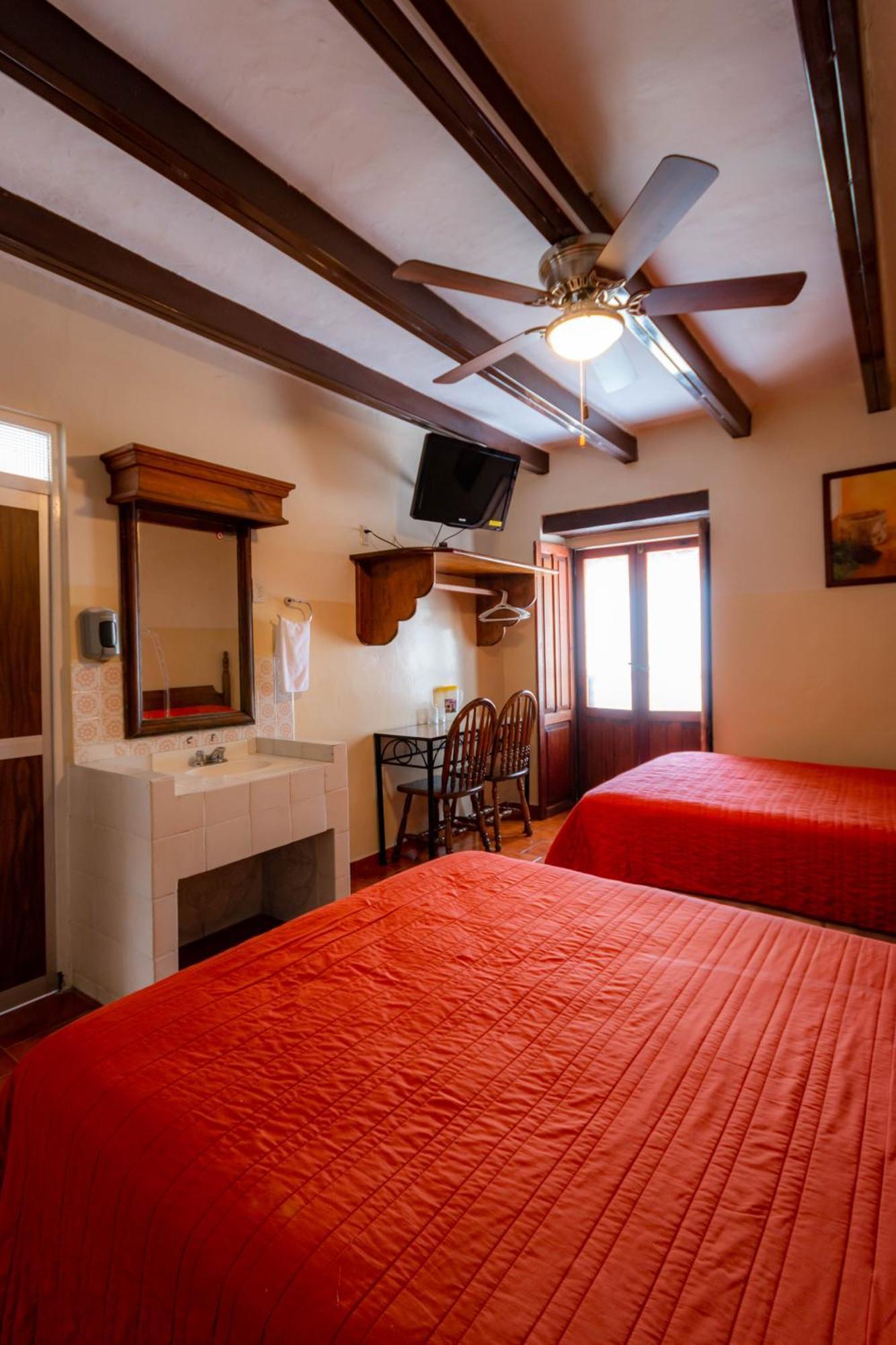 Hotel El Carmen, Morelia Extérieur photo